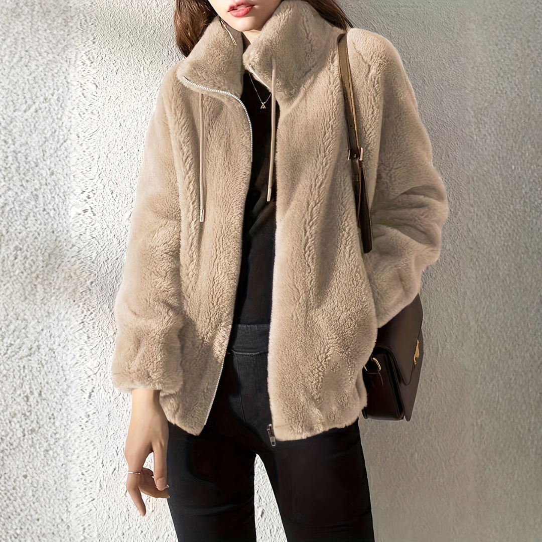 Mira – Kurze Plüschjacke