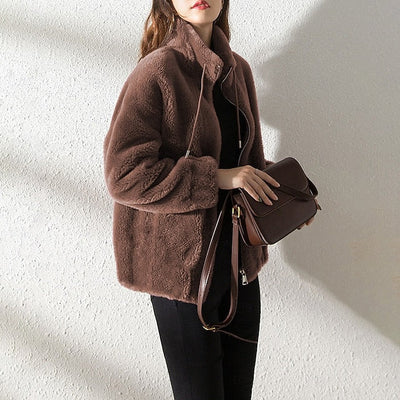 Mira – Kurze Plüschjacke